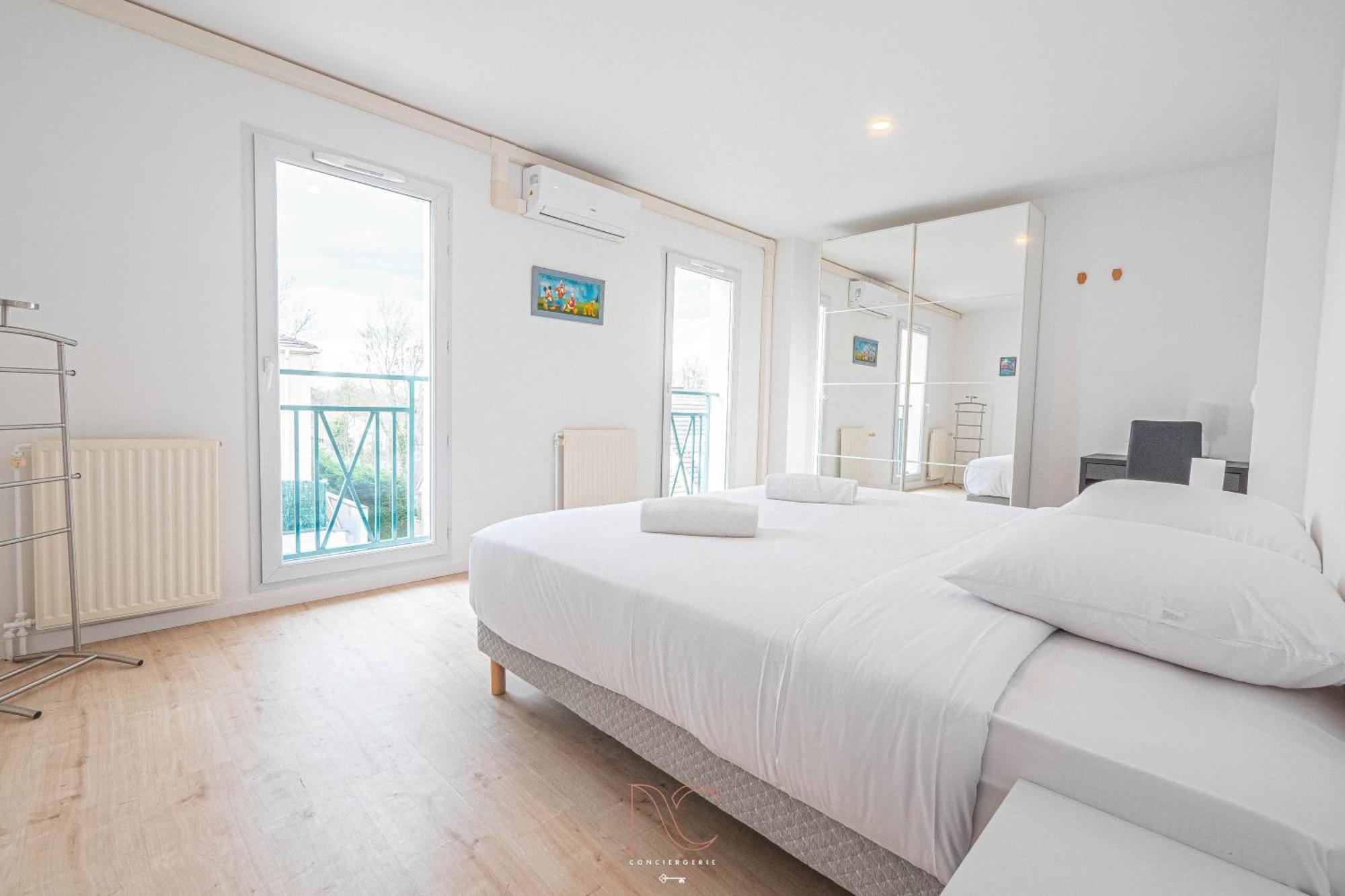 *Disneyland-Paris* 9 Pers, 2 Parkings, Wifi, Ac Montevrain Exterior photo
