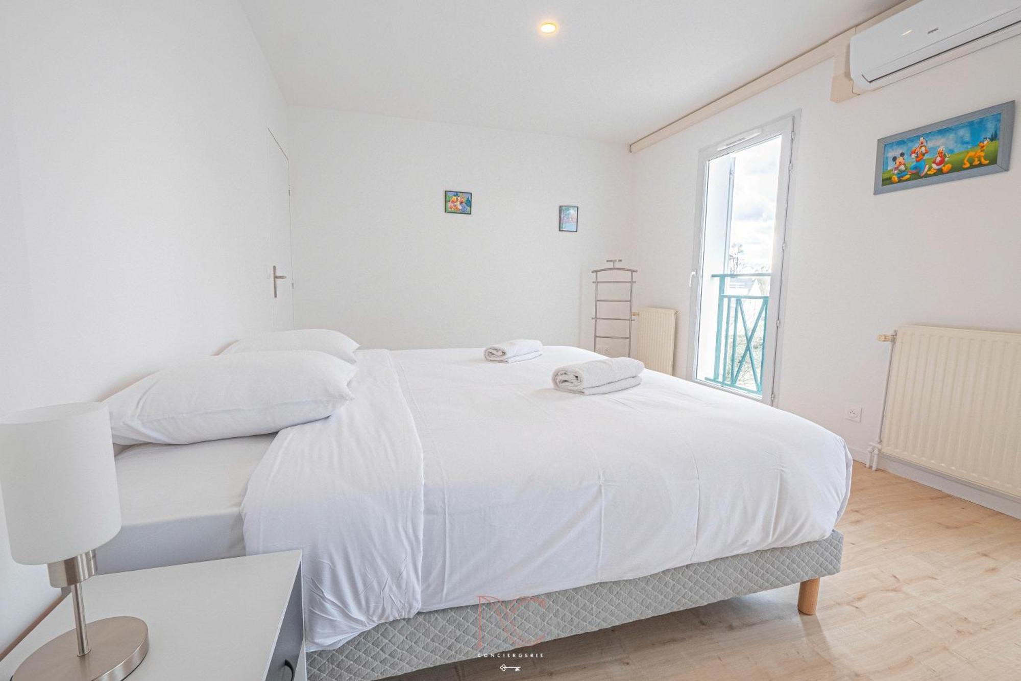 *Disneyland-Paris* 9 Pers, 2 Parkings, Wifi, Ac Montevrain Exterior photo