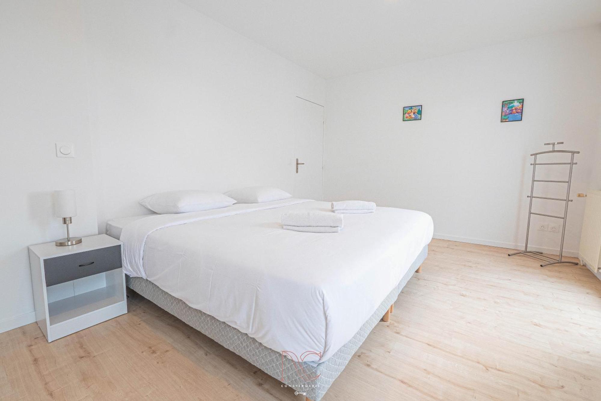 *Disneyland-Paris* 9 Pers, 2 Parkings, Wifi, Ac Montevrain Exterior photo