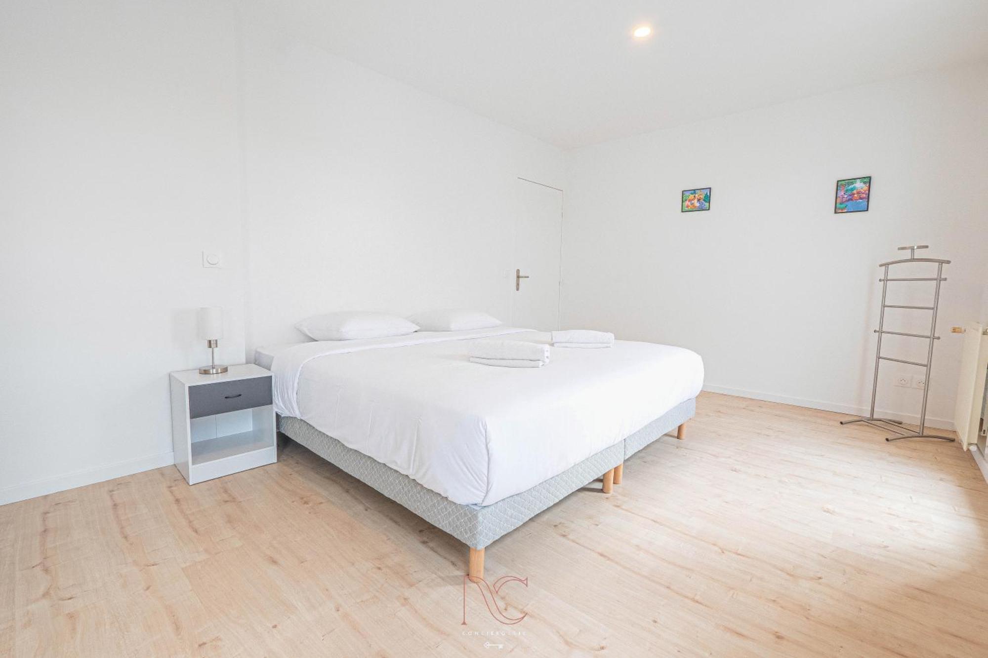 *Disneyland-Paris* 9 Pers, 2 Parkings, Wifi, Ac Montevrain Exterior photo